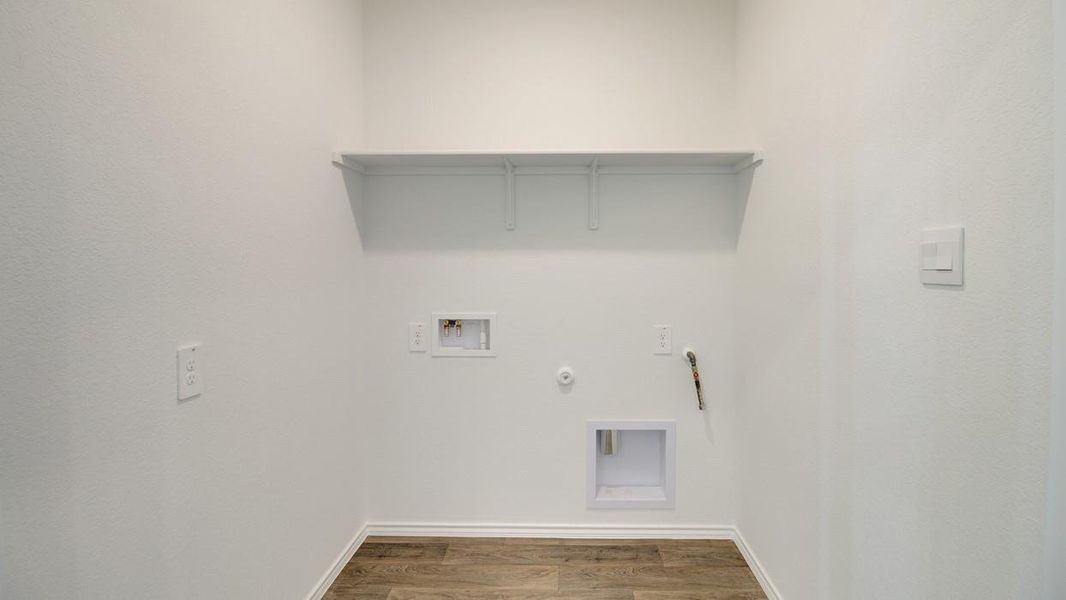 Spacious, unfurnished interior of a new home in Wayside, Uhland (Image 16).