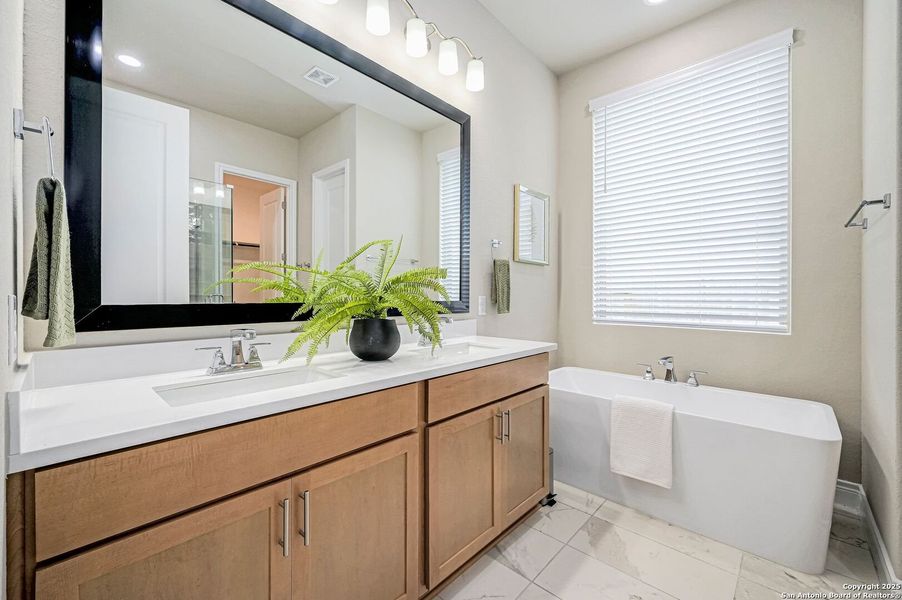 Furnished interior view inside a new home in Elkhorn Ridge At Fair Oaks Ranch: 65's, Boerne (Image 9). Furnished interior view inside a new home in Elkhorn Ridge At Fair Oaks Ranch: 65's, Boerne (Image 9).