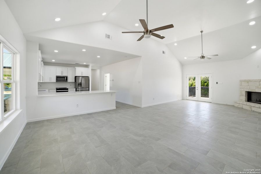 Spacious, unfurnished interior of a new home in , Lakehills (Image 29).