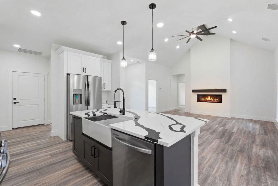 Furnished interior view inside a new home in , Conroe (Image 14).