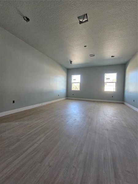 Spacious, unfurnished interior of a new home in , Deland (Image 14).