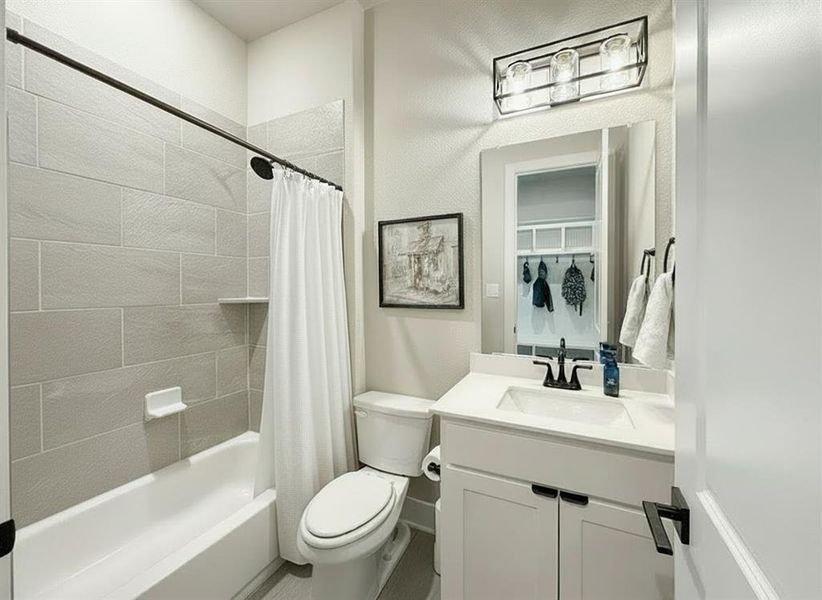 Furnished interior view inside a new home in Rocky Top, Krum (Image 24).