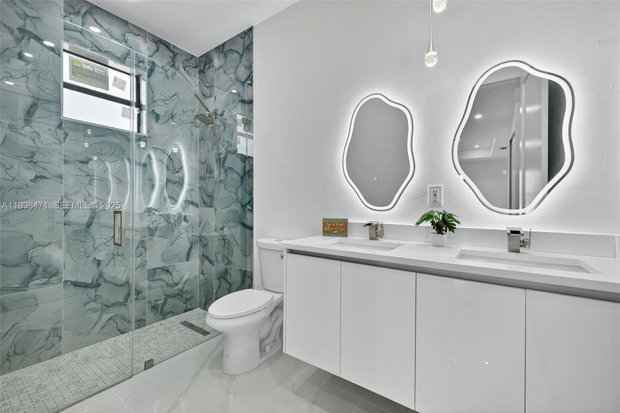 Furnished interior view inside a new home in , Cape Coral (Image 9).