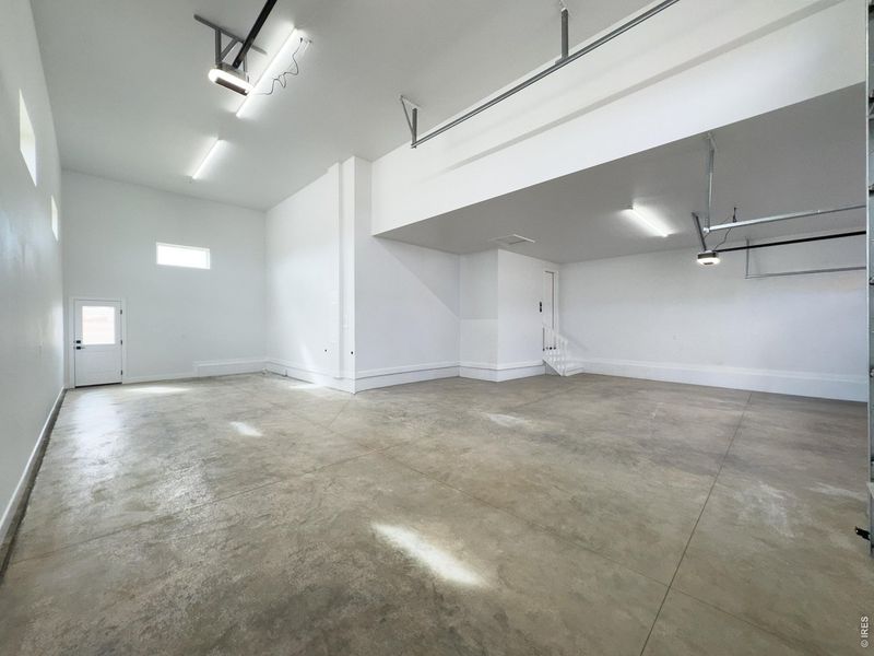 Spacious, unfurnished interior of a new home in , Severance (Image 24).