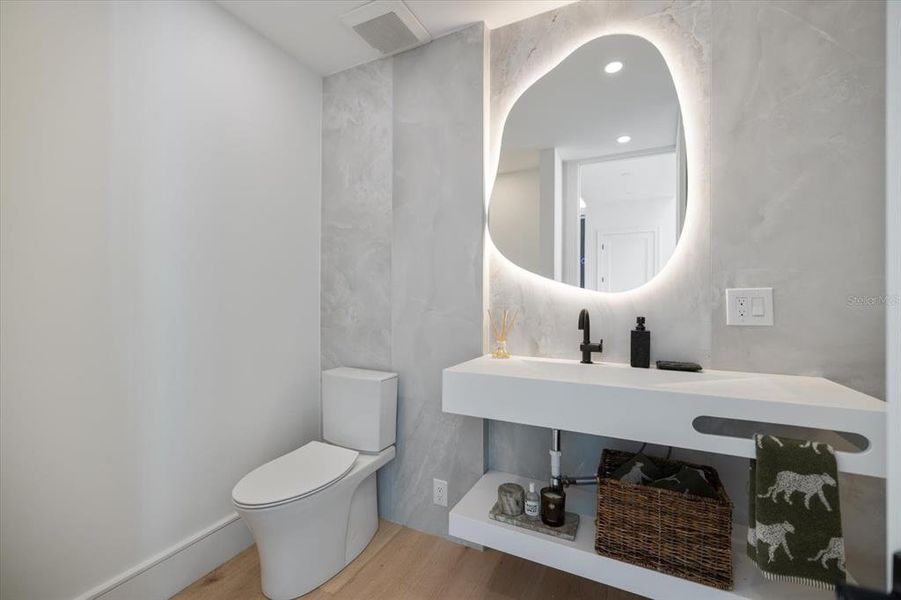 Furnished interior view inside a new home in , Sarasota (Image 43).