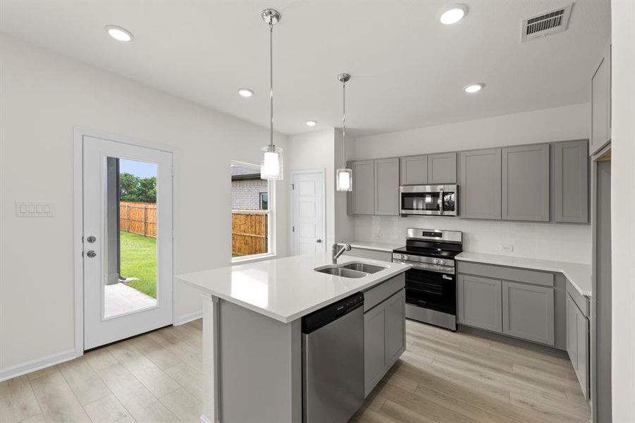 11. 1231 Anderson - Kitchen (3) 11. 1231 Anderson - Kitchen (3)
