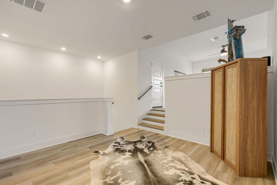 Spacious, unfurnished interior of a new home in , Dripping Springs (Image 21).