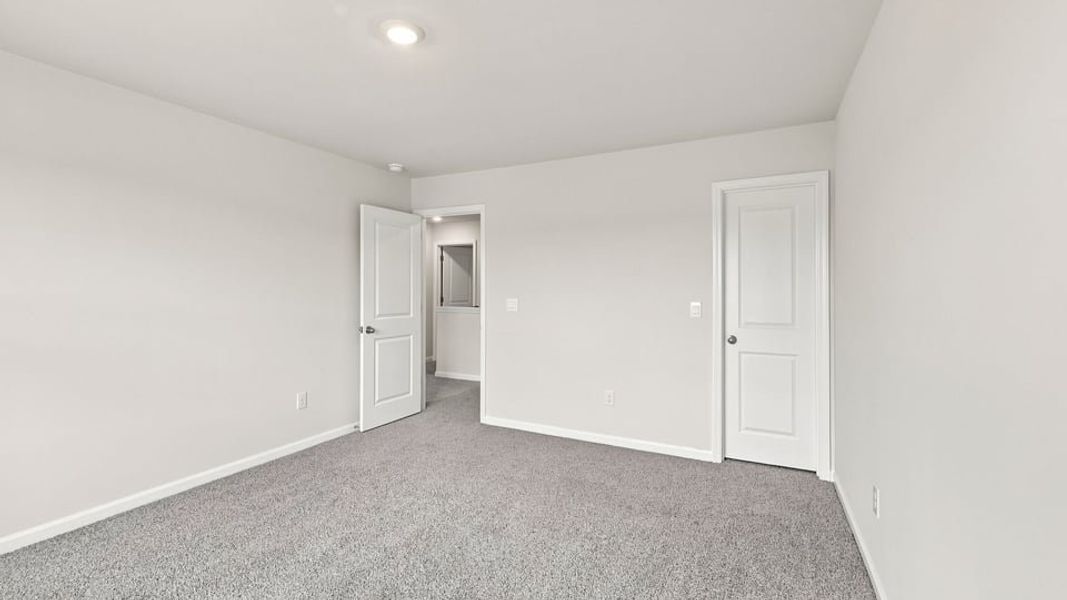 Spacious, unfurnished interior of a new home in Hunters Ridge, Woodruff (Image 37).