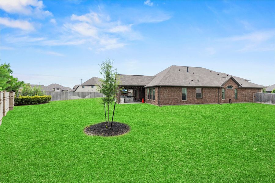 Oversized backyard lot