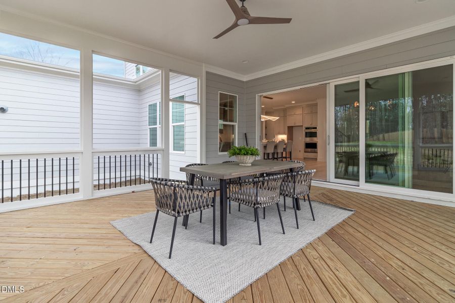 401_STABLE_VALLEY_INTERIOR_40