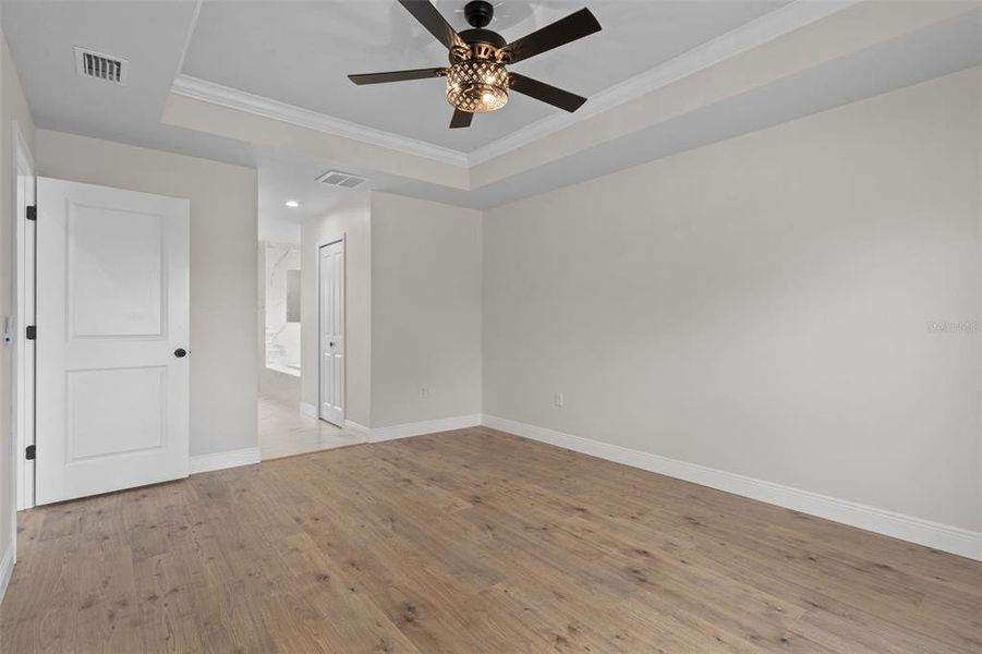 Spacious, unfurnished interior of a new home in , Weeki Wachee (Image 39).