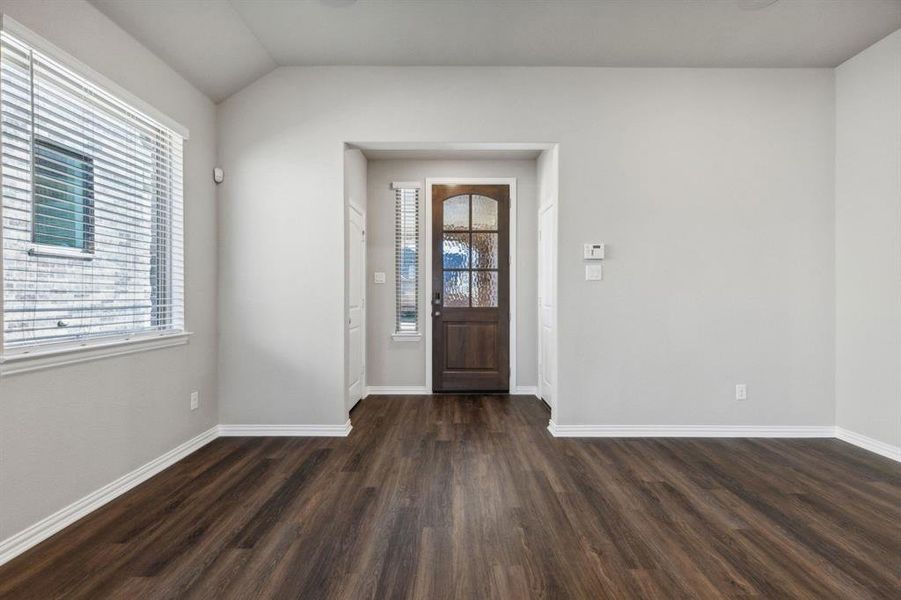 Spacious, unfurnished interior of a new home in Solterra Texas, Mesquite (Image 9).