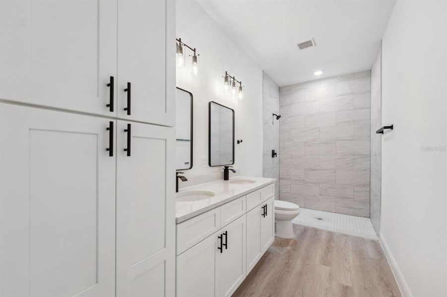 Furnished interior view inside a new home in , Ocala (Image 18).