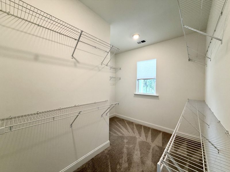 Spacious, unfurnished interior of a new home in , Charleston (Image 36).