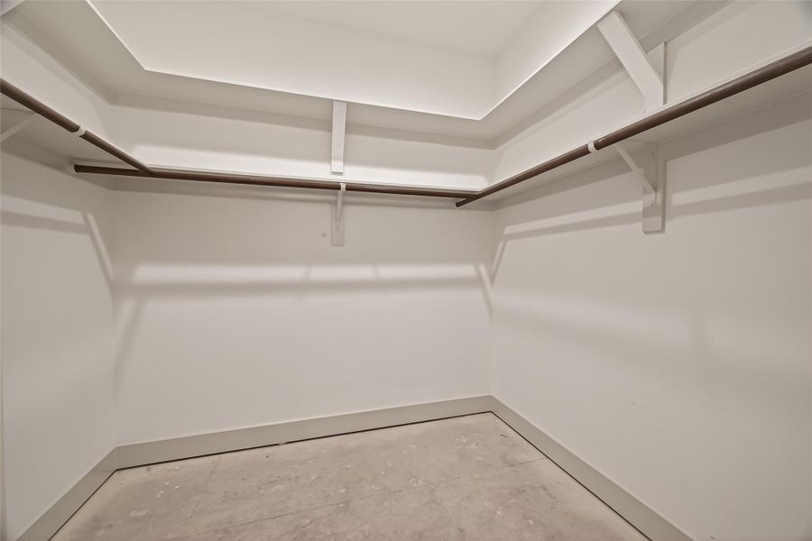 Spacious, unfurnished interior of a new home in , Houston (Image 23).