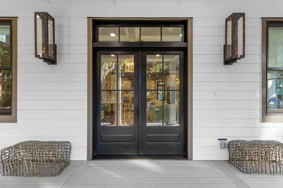 Exterior details and patio area of a home in , Seabrook Island (Image 29).
