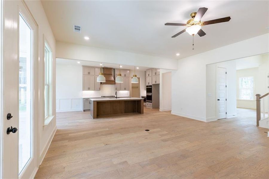 Spacious, unfurnished interior of a new home in , Gainesville (Image 22).