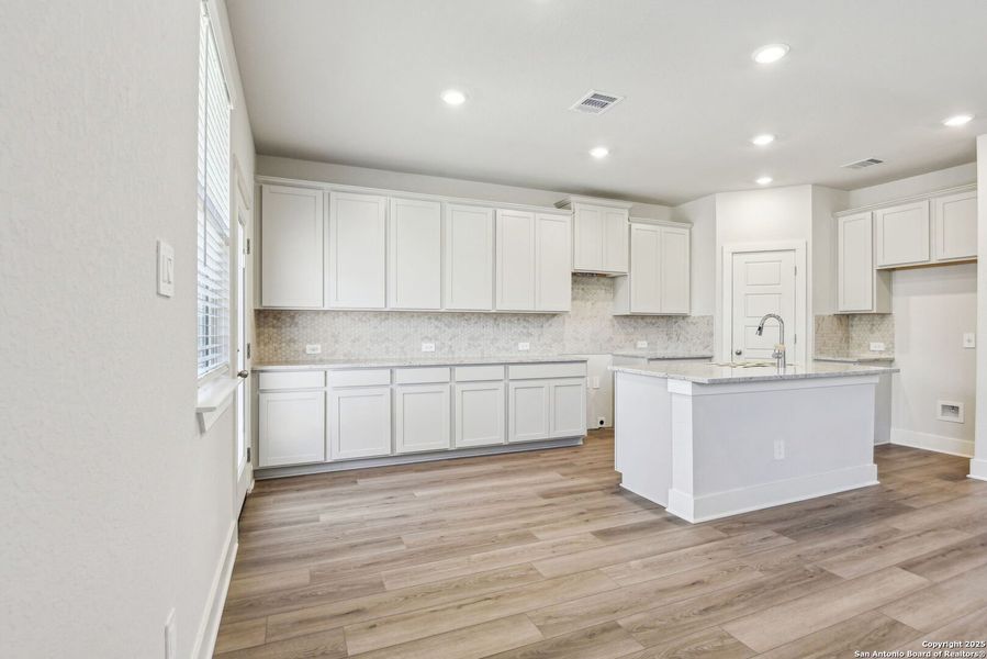 Image 47 of a home in Thomas Pond.