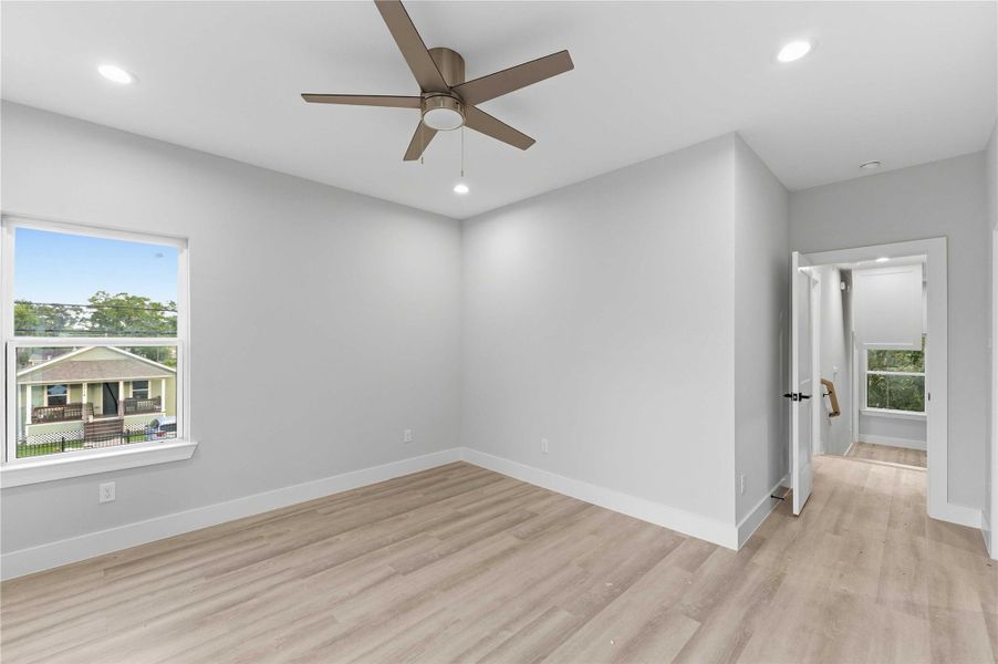 Spacious, unfurnished interior of a new home in , Houston (Image 13).