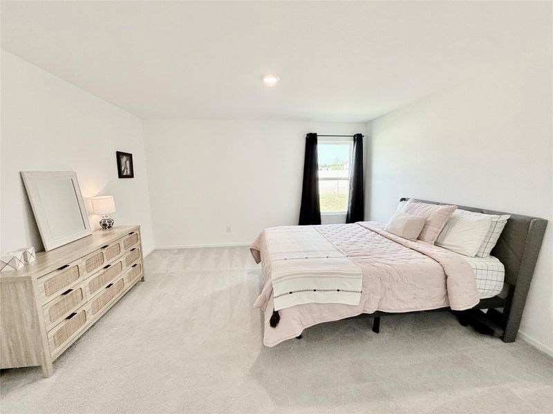 Master bedroom. Master bedroom.