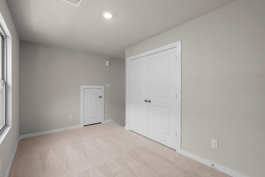 Spacious, unfurnished interior of a new home in Westridge Cove, Panorama Village (Image 27). Spacious, unfurnished interior of a new home in Westridge Cove, Panorama Village (Image 27).