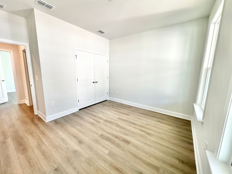Spacious, unfurnished interior of a new home in Forestwood, Longs (Image 9).