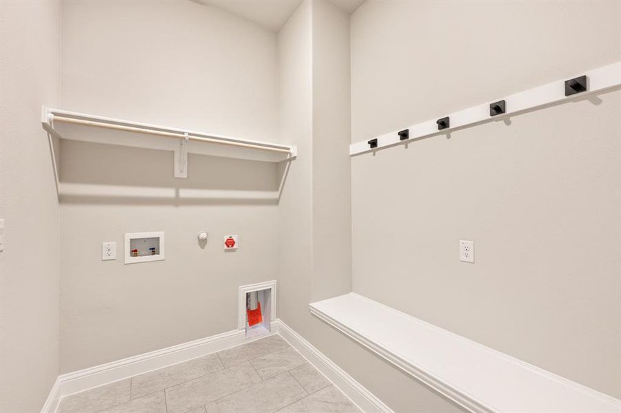 Spacious, unfurnished interior of a new home in Creekview Meadows, Pilot Point (Image 20).