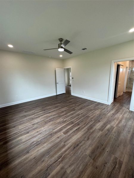 Spacious, unfurnished interior of a new home in , Thorndale (Image 18).