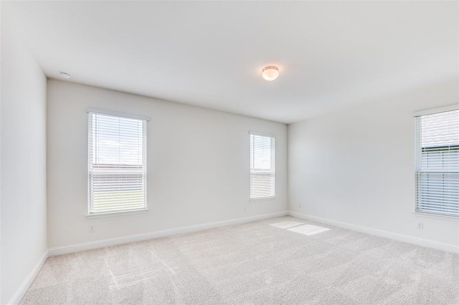 Spacious, unfurnished interior of a new home in Sierra Vista at Kelly Ranch, Aledo (Image 15).