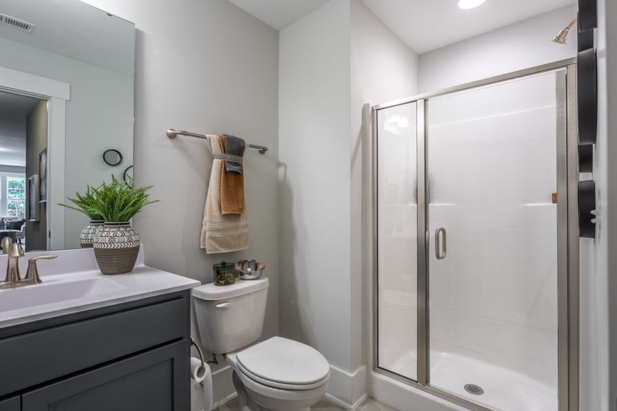 (58) Grayson by HHHunt Homes - Third Floor Bath