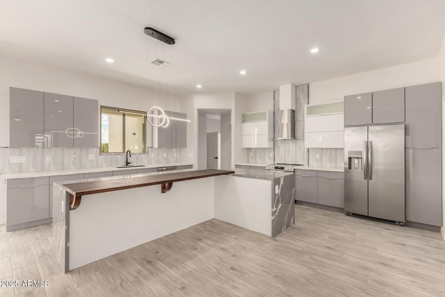 11 - Western Star 24825