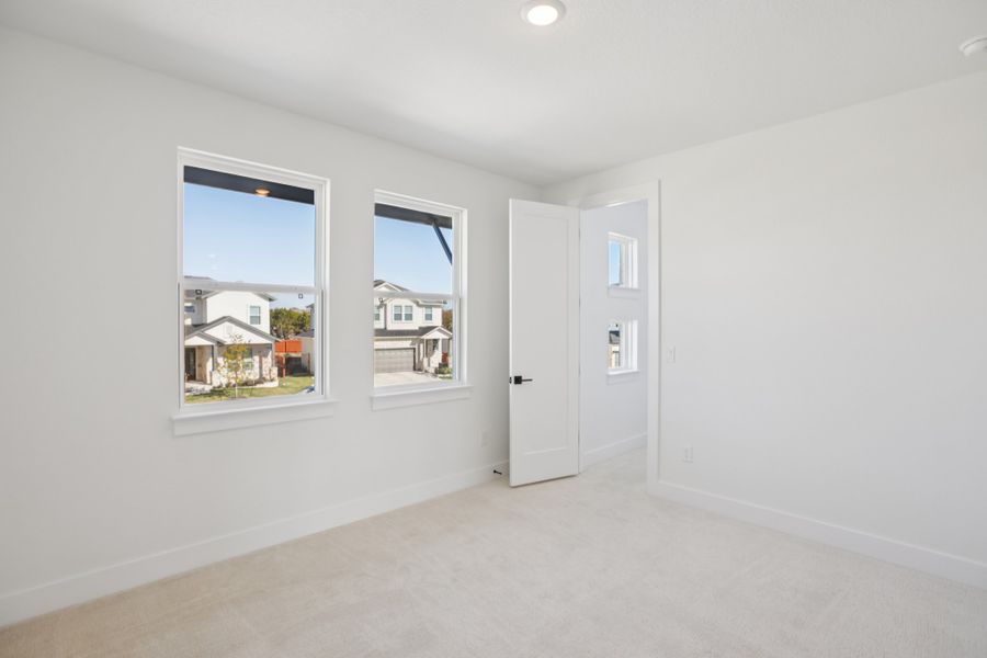 Spacious, unfurnished interior of a new home in Foxfield, Austin (Image 23).