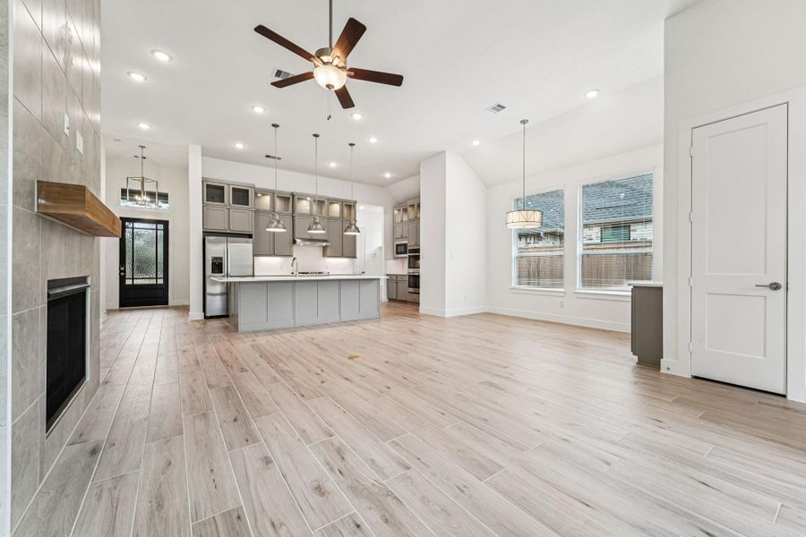 Spacious, unfurnished interior of a new home in Kresston, Montgomery (Image 19).