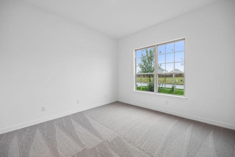 Spacious, unfurnished interior of a new home in Lago Mar, Texas City (Image 23).