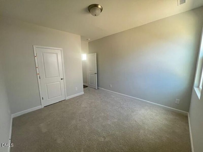 Spacious, unfurnished interior of a new home in Gregory Village, Lillington (Image 10).