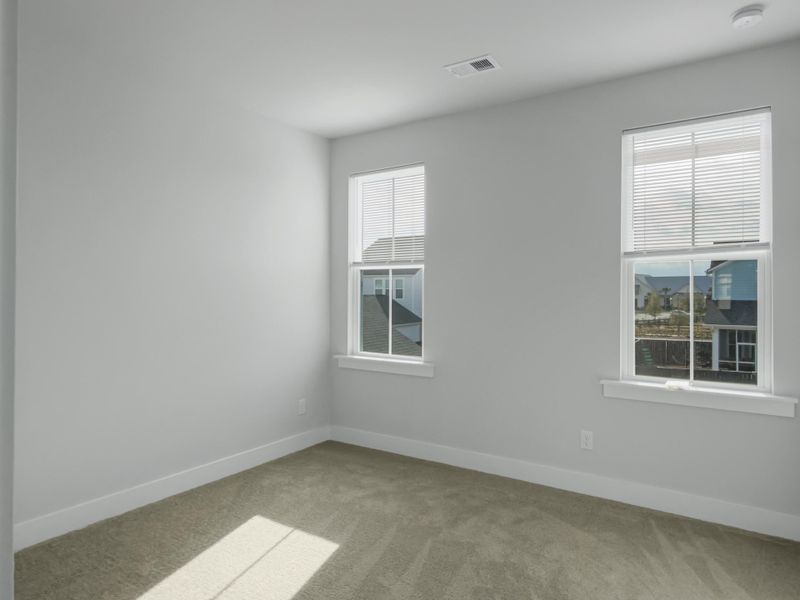 Spacious, unfurnished interior of a new home in Carnes Crossroads, Summerville (Image 37).