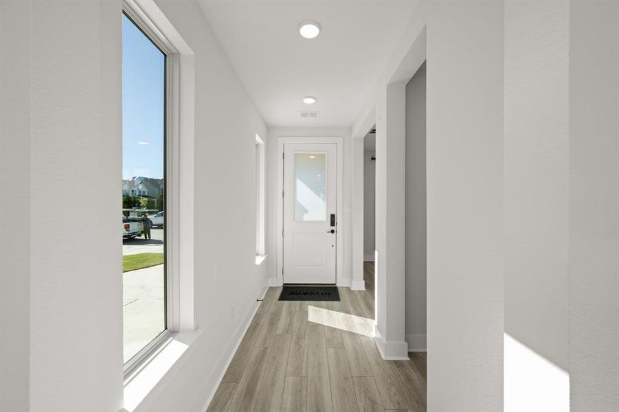 1206 Laurel- Entry-1 1206 Laurel- Entry-1