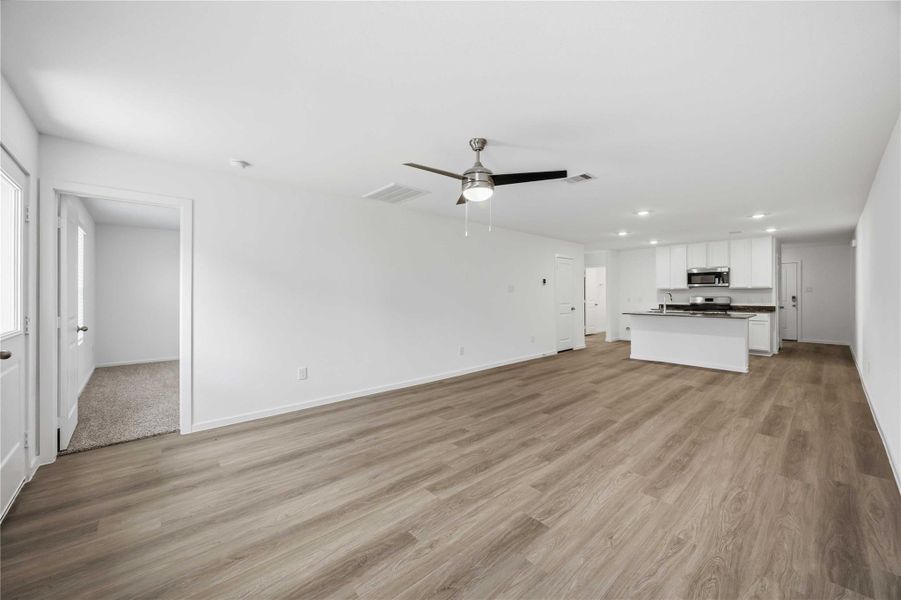 Spacious, unfurnished interior of a new home in Legacy Village, Houston (Image 21). Spacious, unfurnished interior of a new home in Legacy Village, Houston (Image 21).
