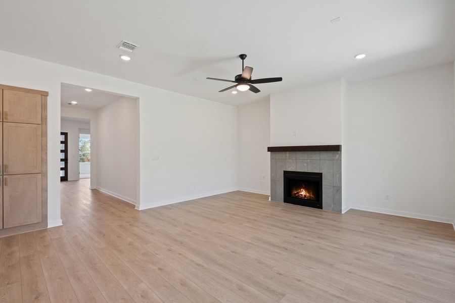 Spacious, unfurnished interior of a new home in Capitol Collection at Lariat, Liberty Hill (Image 23).
