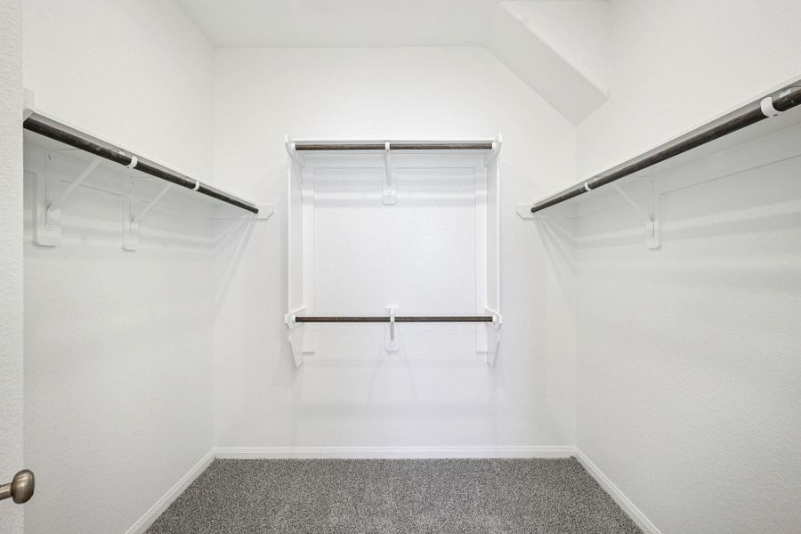 Spacious, unfurnished interior of a new home in Kemah Crossing - Luxe Series, Kemah (Image 22).