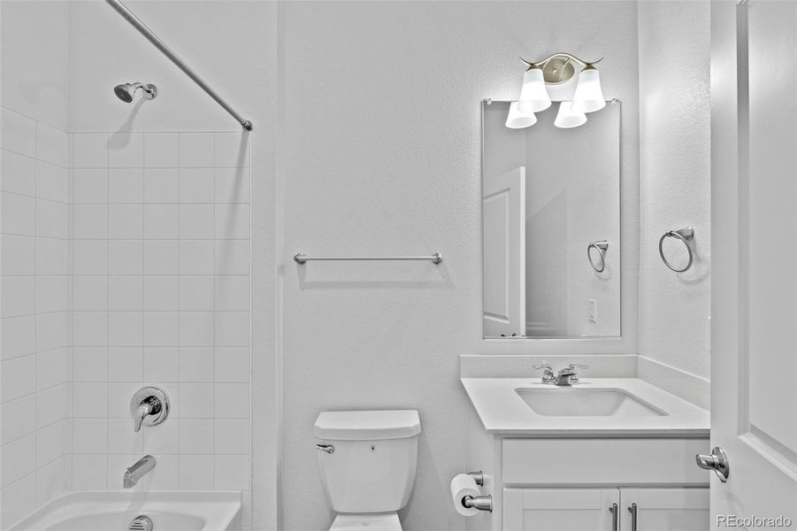 Furnished interior view inside a new home in Vantage, Berthoud (Image 13).