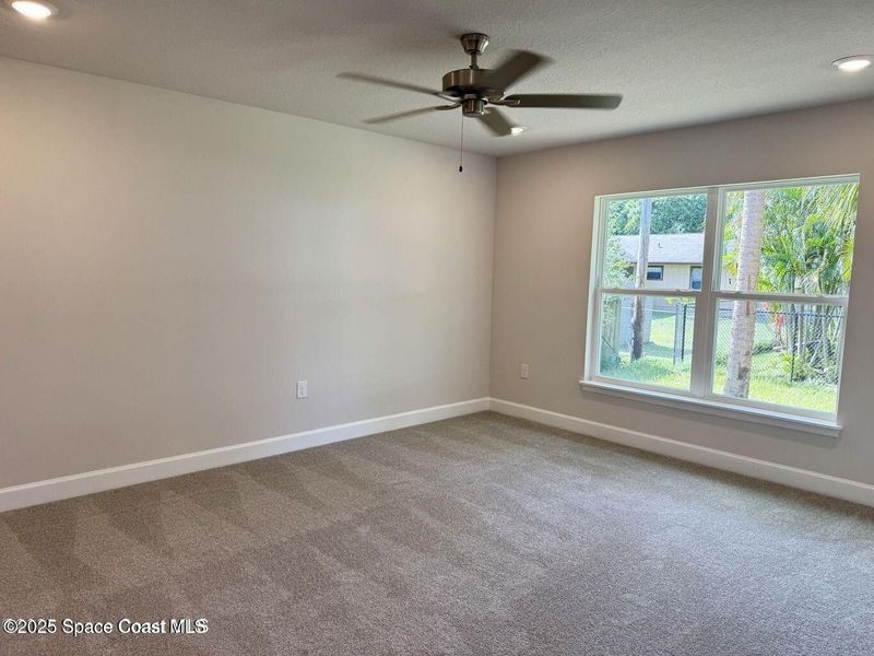 Spacious, unfurnished interior of a new home in Sebastian Highlands, Sebastian (Image 16).