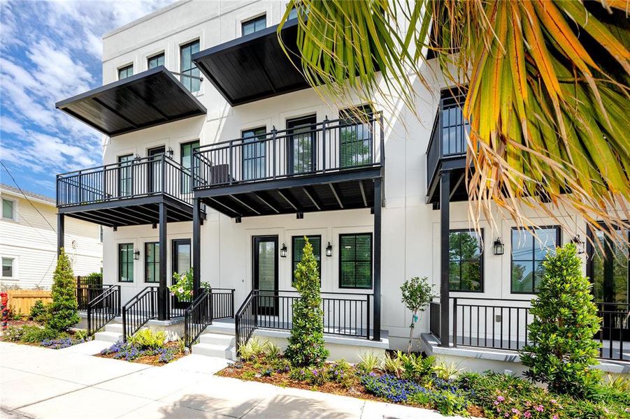 Exterior details and patio area of a home in , Tampa (Image 30).