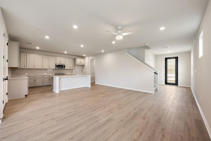 Spacious, unfurnished interior of a new home in Cannon Ranch, Dripping Springs (Image 20).