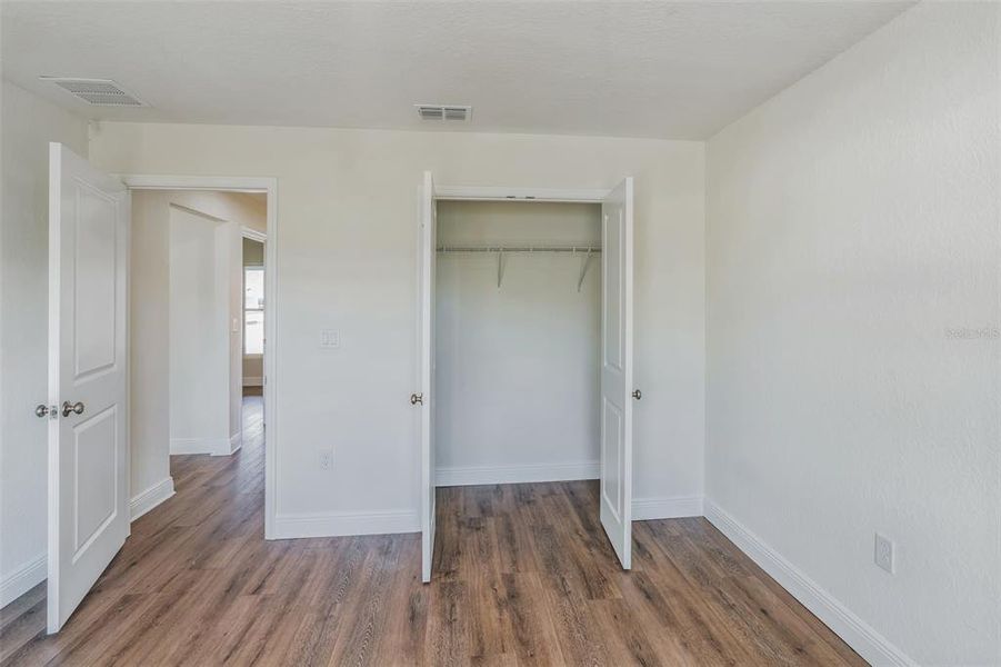 Spacious, unfurnished interior of a new home in , Ocala (Image 11).