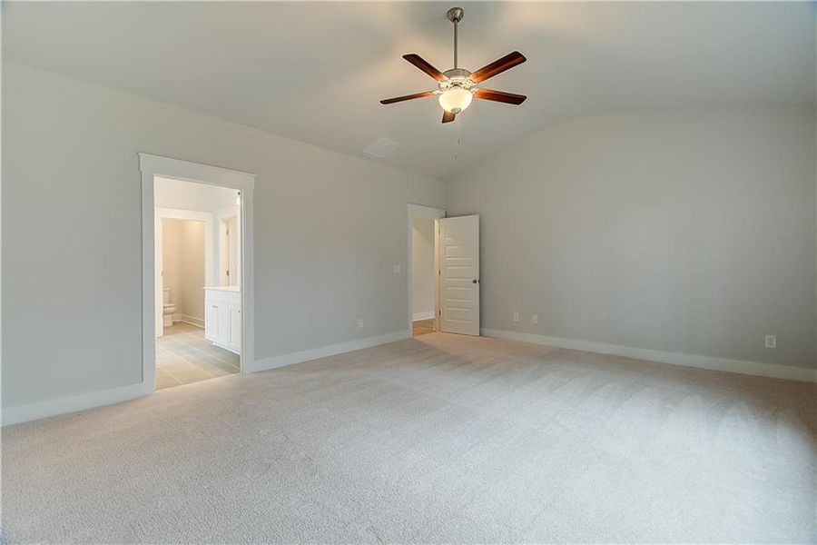 Spacious, unfurnished interior of a new home in , Senoia (Image 9).