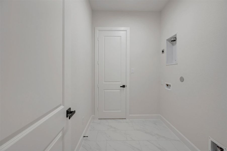 Spacious, unfurnished interior of a new home in , Richmond (Image 25).