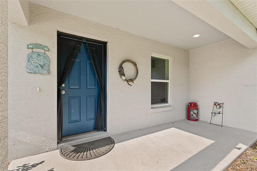 Exterior details and patio area of a home in , Belleview (Image 4).