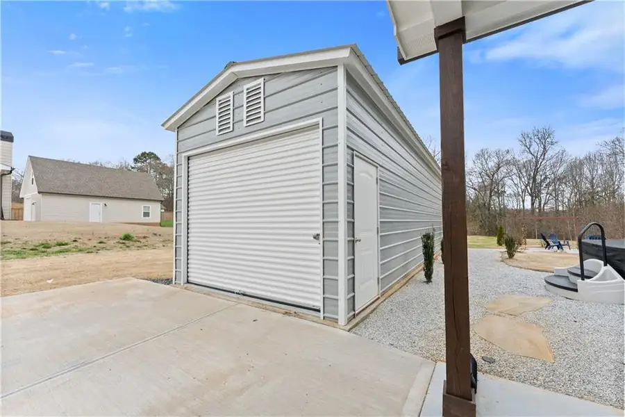 Exterior details and patio area of a home in , Jefferson (Image 4).