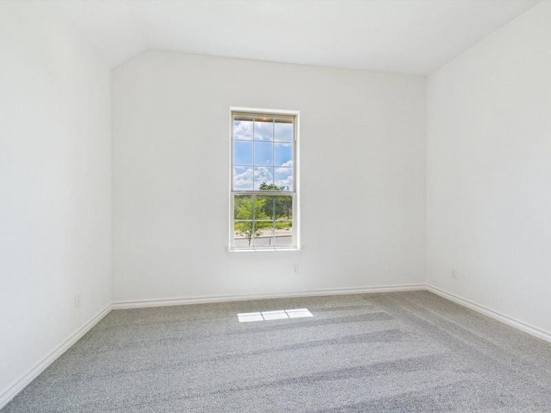 Spacious, unfurnished interior of a new home in Potranco Oaks, Castroville (Image 24).